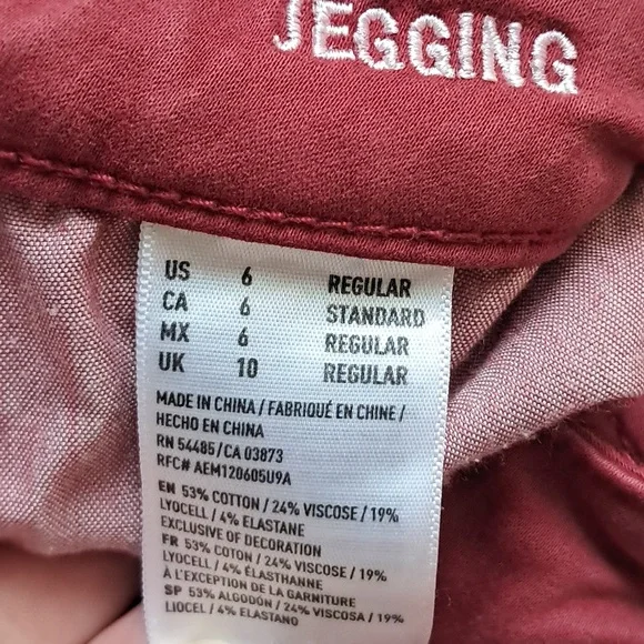 American Eagle Outfitters‎ AEO Sateen Super Stretch Jegging. Red. Size 6. - Picture 5 of 9